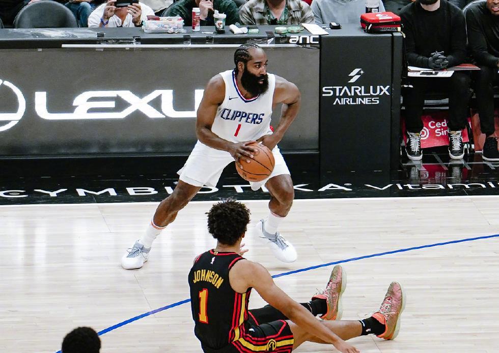 entit, 以及带领湖, 特雷杨成为